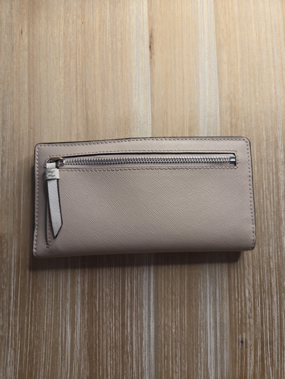Kate Spade New York Two-Tone Beige & White Continental Wallet - Picture 2 of 8